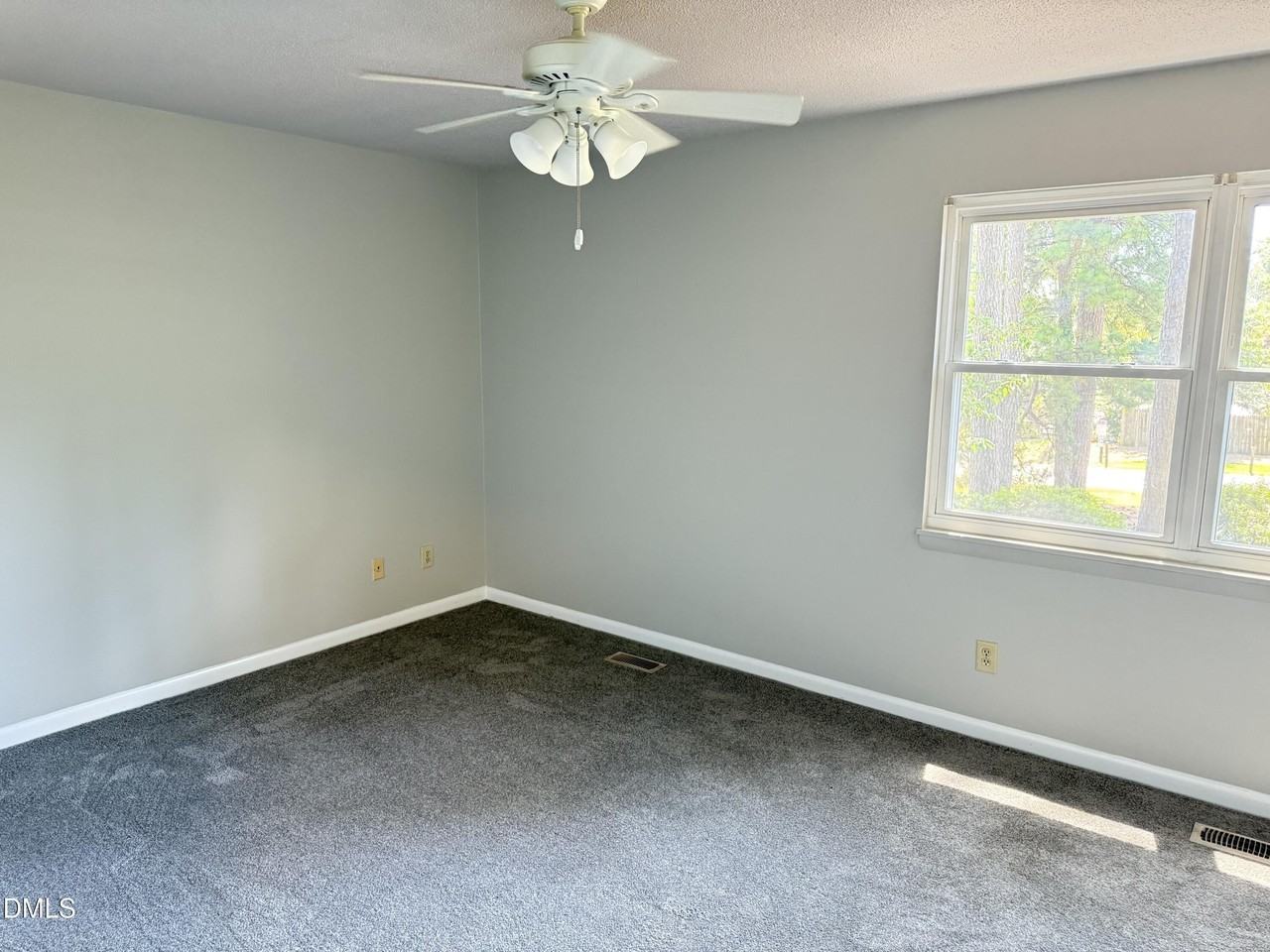 4401 Bleeker Ct - Photo 6 of 12