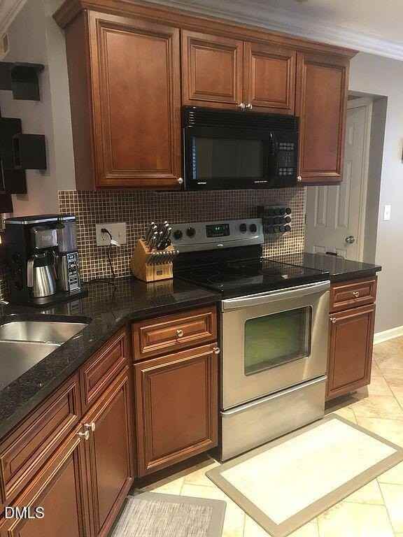 7628 Falcon Rest Cir - Photo 2 of 11