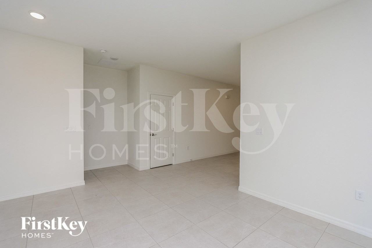 129 Windsor Reserve Dr - Photo 2 of 16