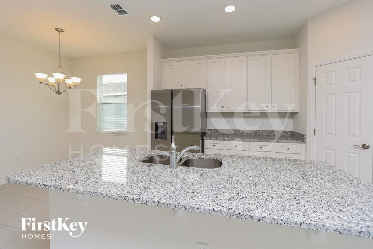 129 Windsor Reserve Dr - Photo 5 of 16