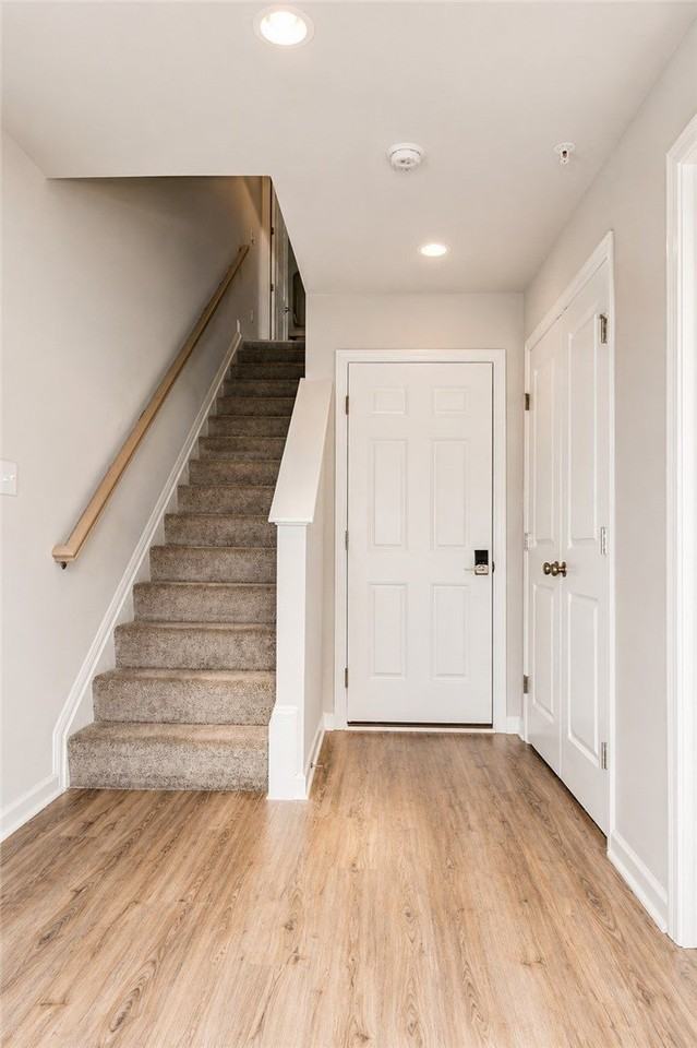 210 Gress Rd - Photo 5 of 32