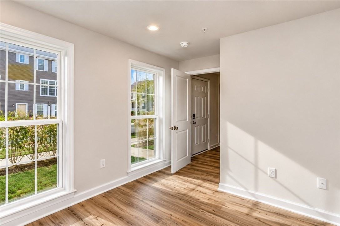210 Gress Rd - Photo 6 of 32