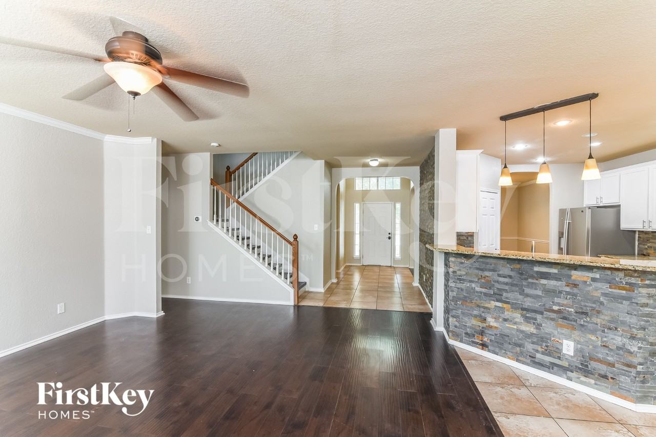 12243 Dewitt Cv - Photo 2 of 15