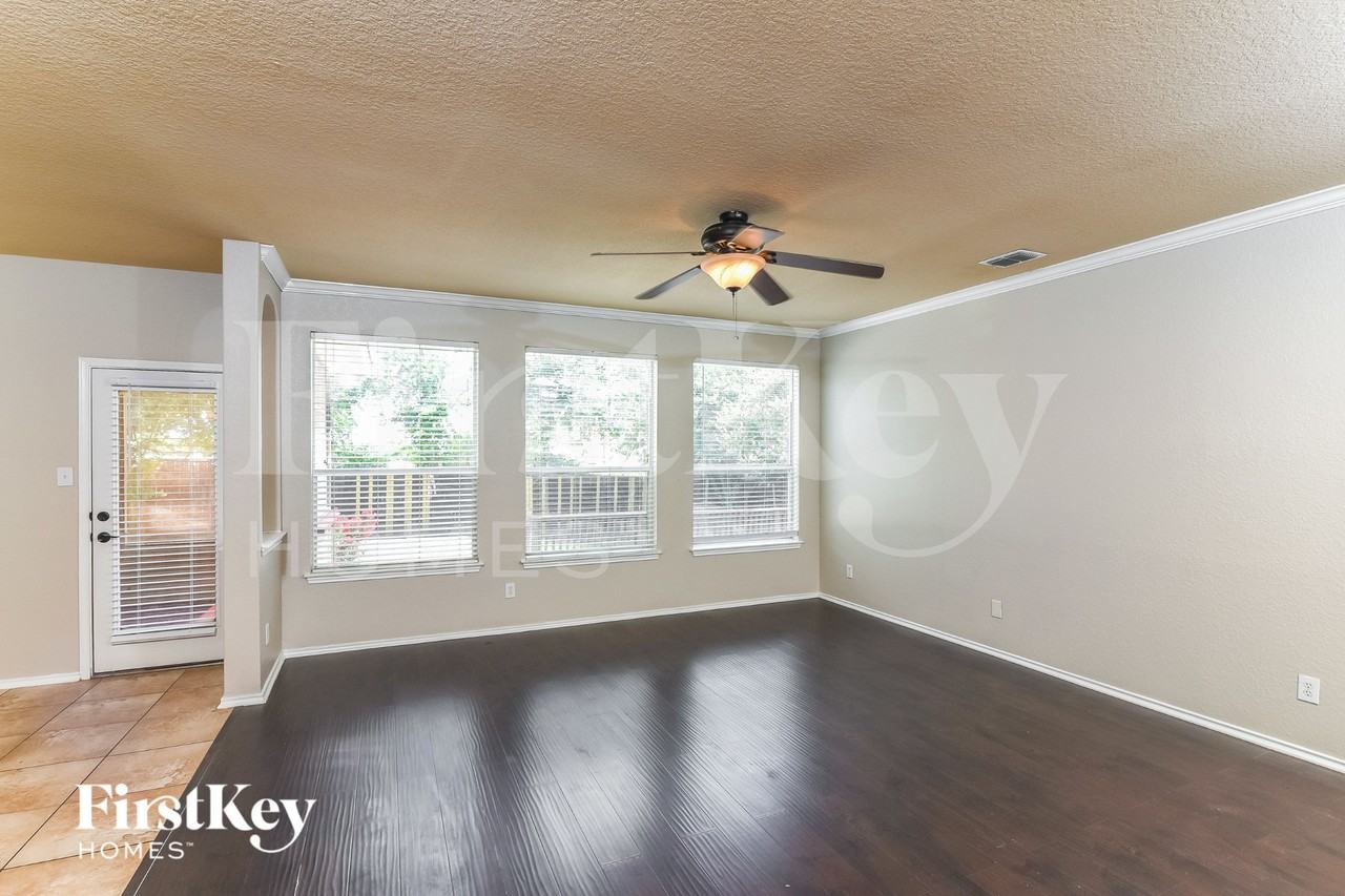 12243 Dewitt Cv - Photo 3 of 15