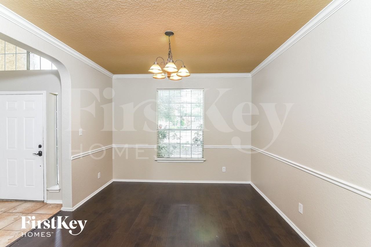 12243 Dewitt Cv - Photo 4 of 15