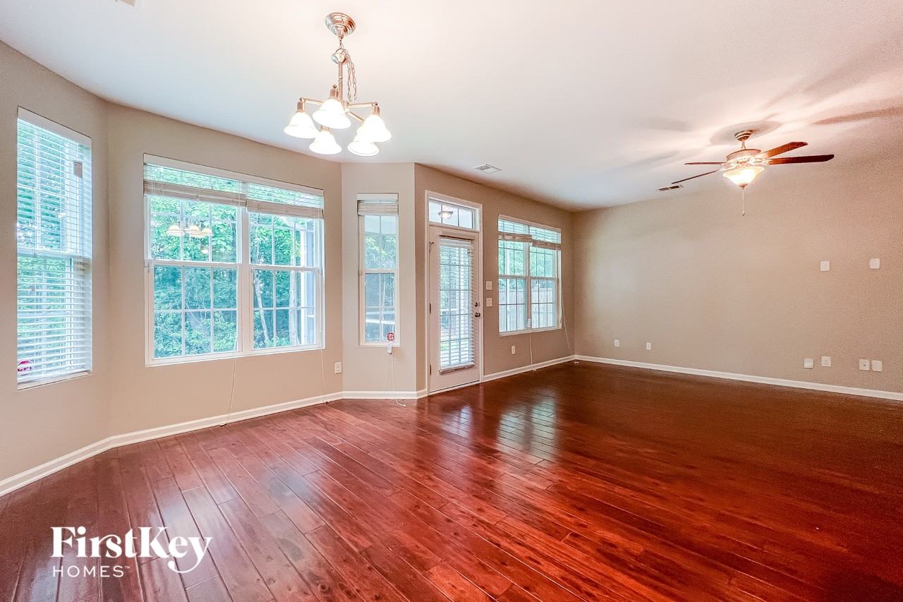 8946 Cat Tail Pond Rd - Photo 5 of 15