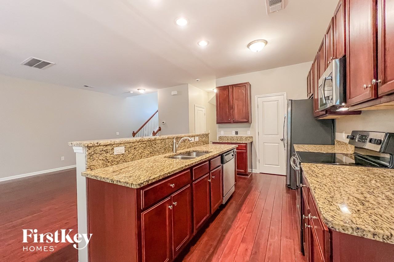 8946 Cat Tail Pond Rd - Photo 7 of 15
