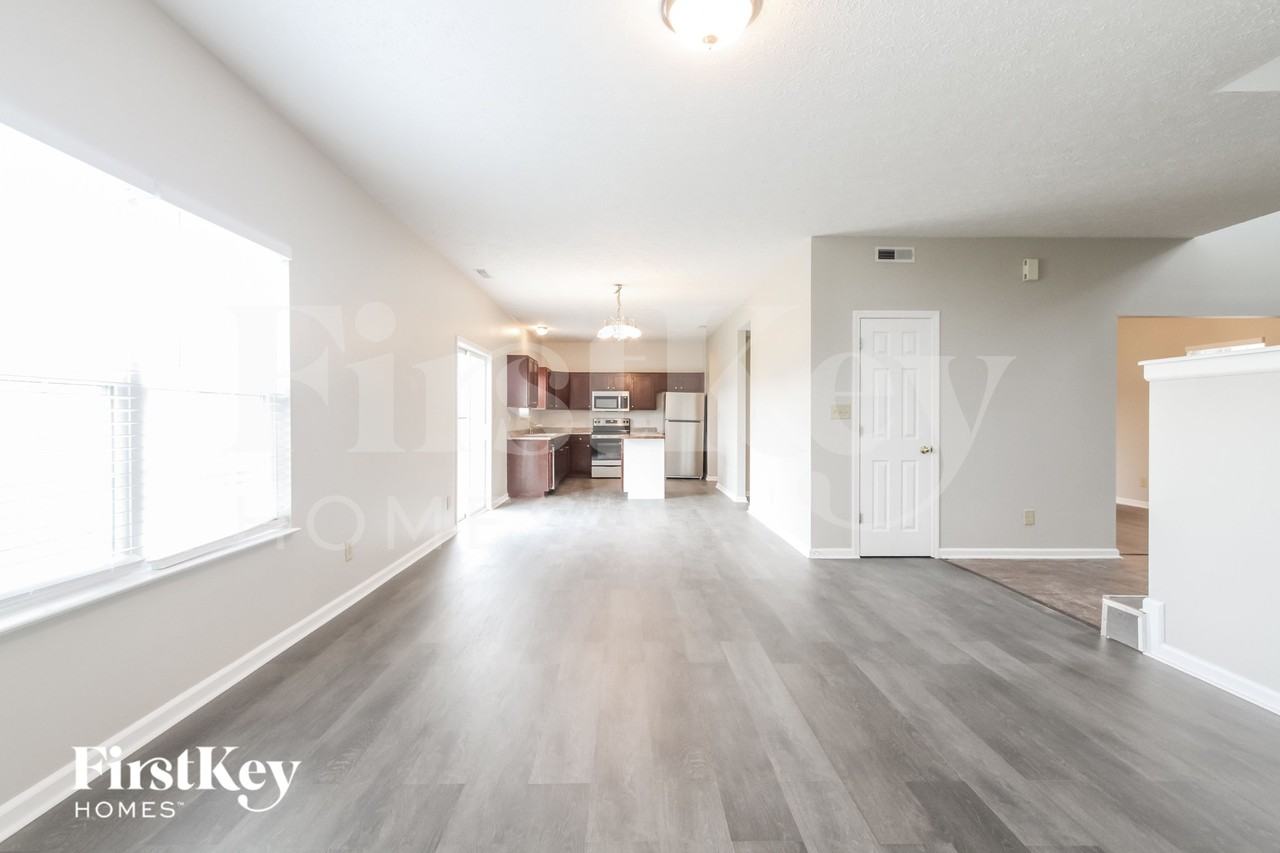 2935 Coles Creek Ln - Photo 4 of 15