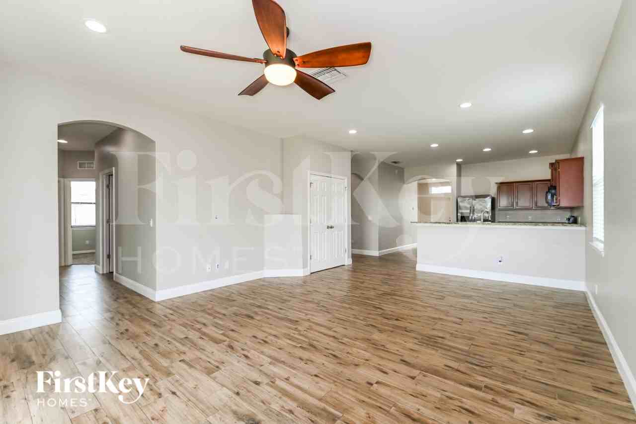 1406 Sw 2nd Ave - Photo 6 of 16