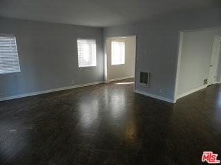 2711 Arizona Ave - Photo 4 of 8