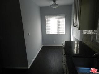 2711 Arizona Ave - Photo 6 of 8