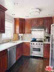 1311 Centinela Ave #2 - Photo 4 of 8