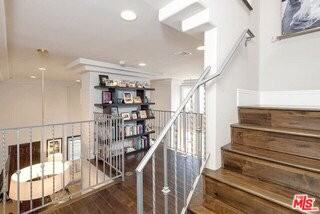 1311 Centinela Ave #2 - Photo 5 of 8