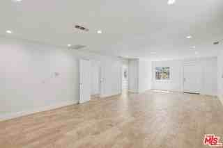 869 Warren Ave - Photo 2 of 8