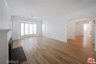 8029 Airlane Ave - Photo 3 of 8