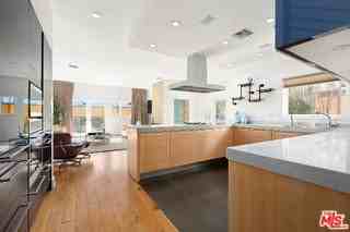 1145 Horn Ave #E - Photo 3 of 8