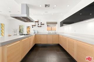 1145 Horn Ave #E - Photo 4 of 8