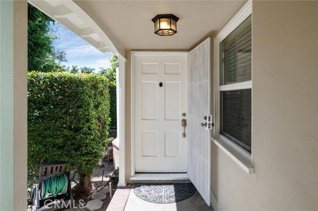 2526 Purdue Ave - Photo 2 of 7