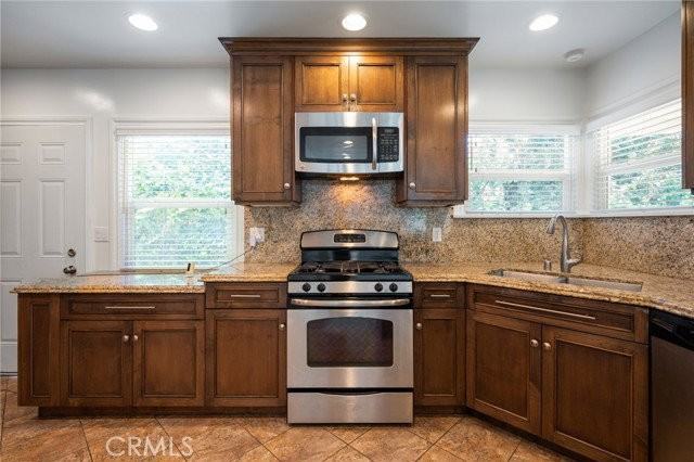 2526 Purdue Ave - Photo 7 of 7