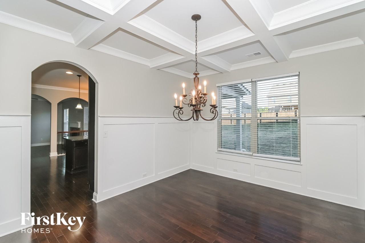 9154 Dover St - Photo 4 of 15