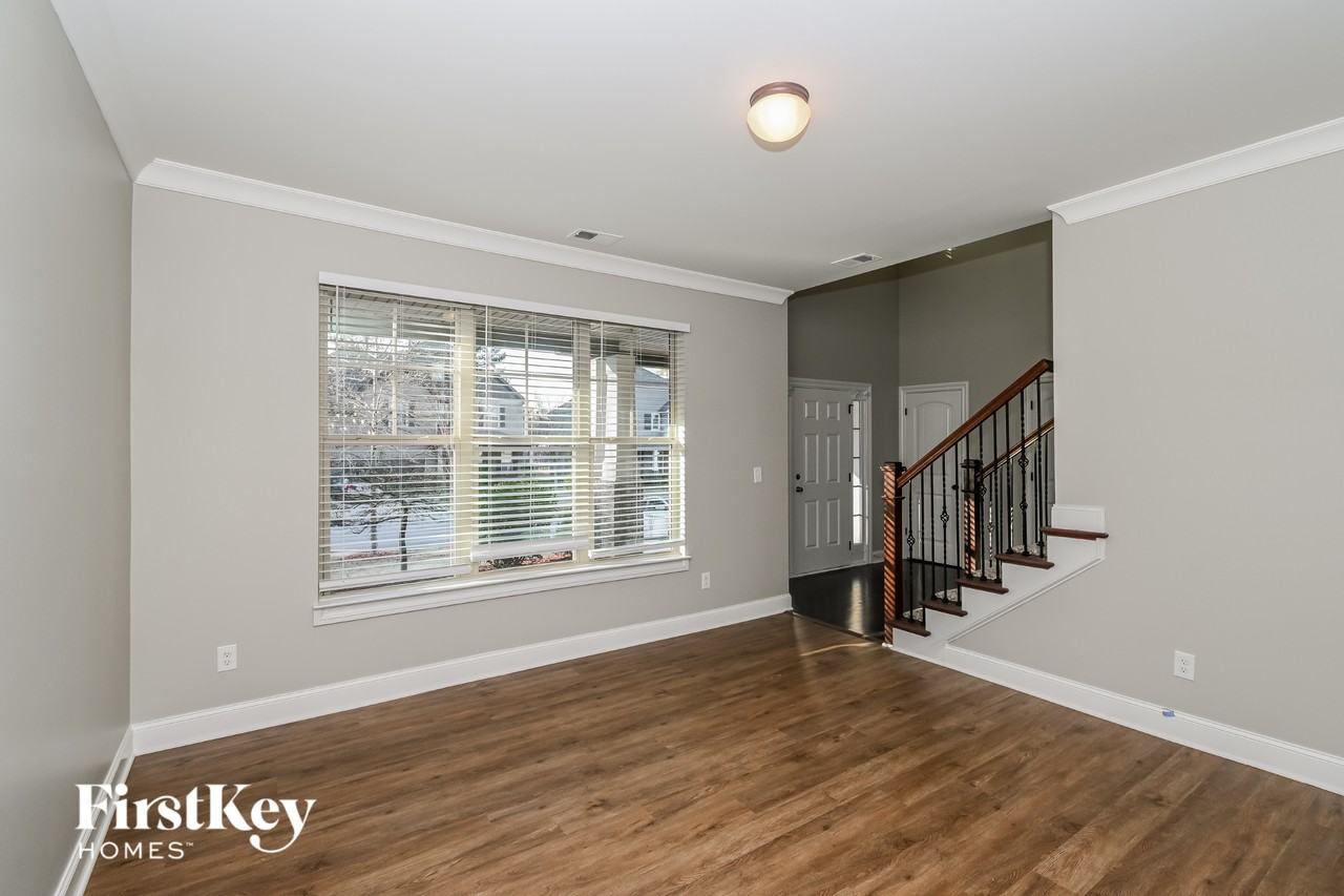 9154 Dover St - Photo 6 of 15