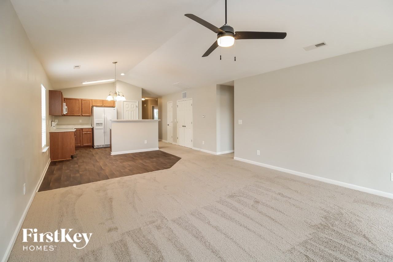 794 Bitting Hall Cir - Photo 2 of 15