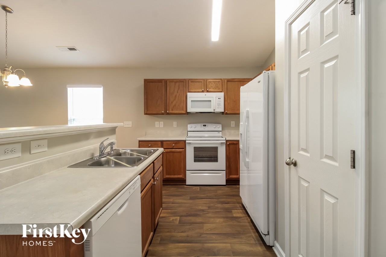 794 Bitting Hall Cir - Photo 5 of 15