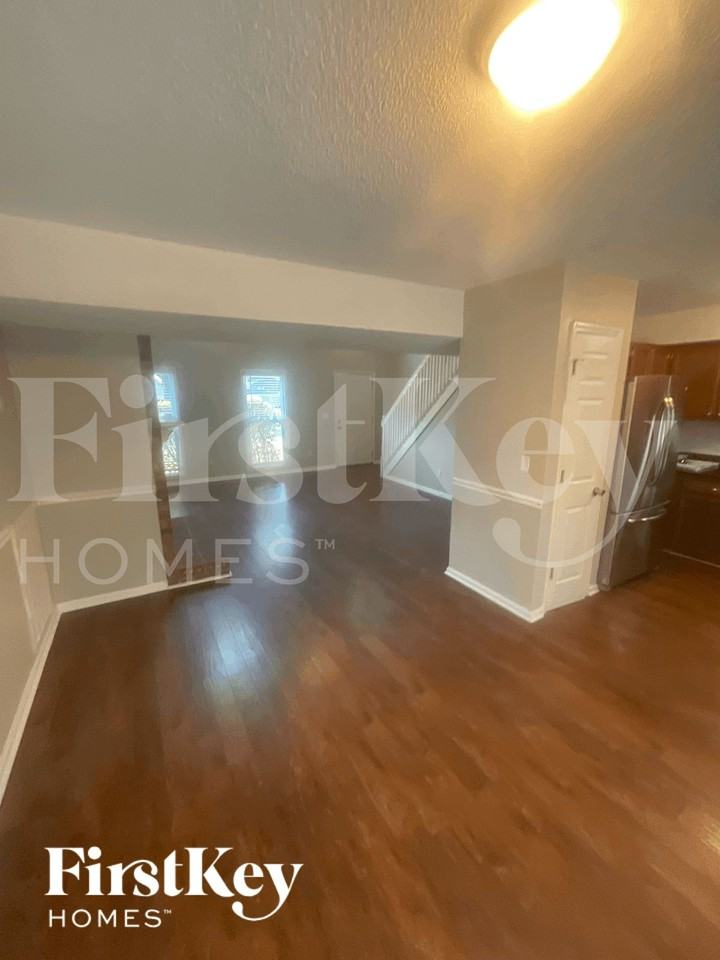 103 Aldrich Pl - Photo 2 of 14