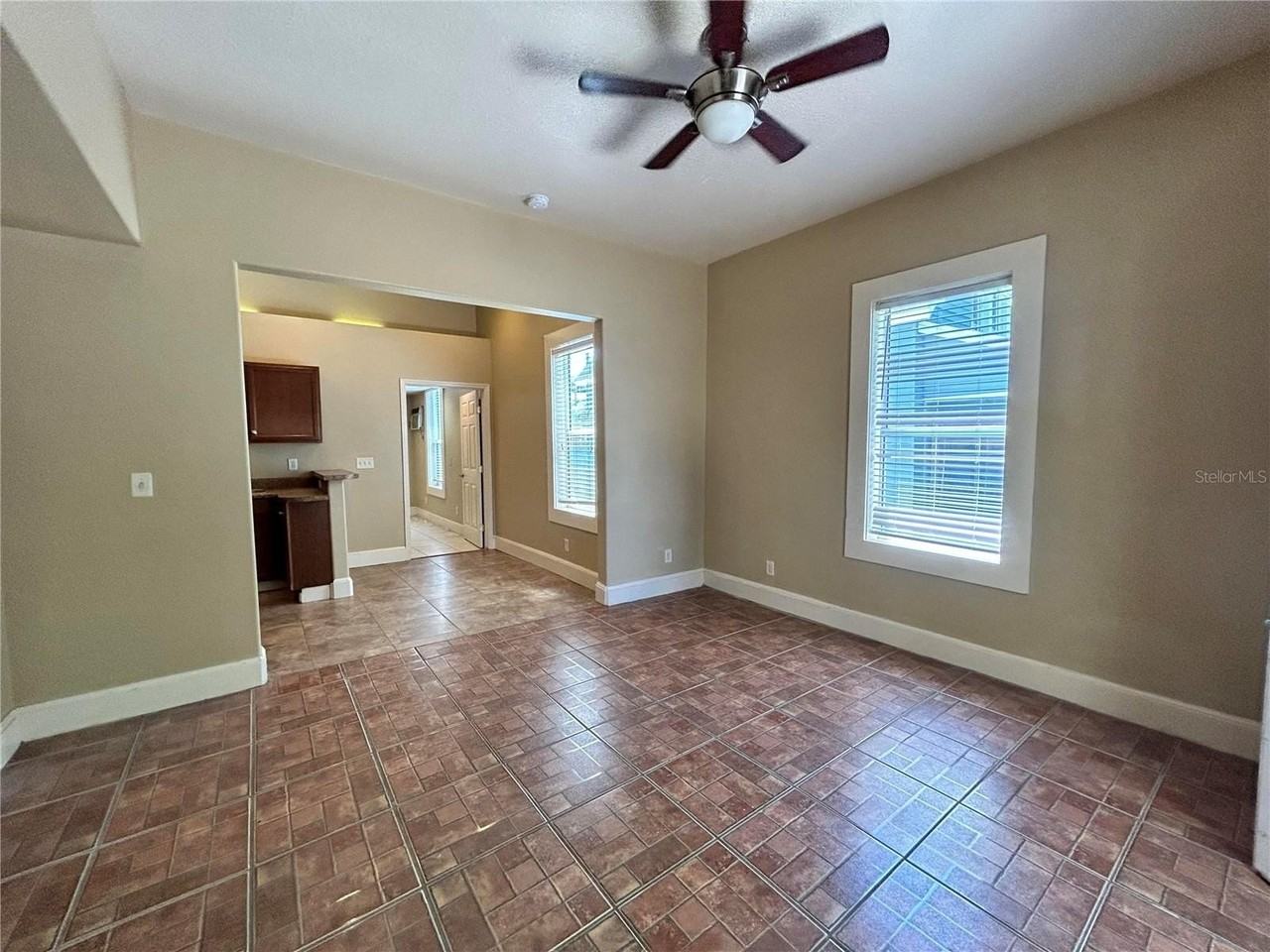 739 Dartmoor St N #739 - Photo 5 of 9