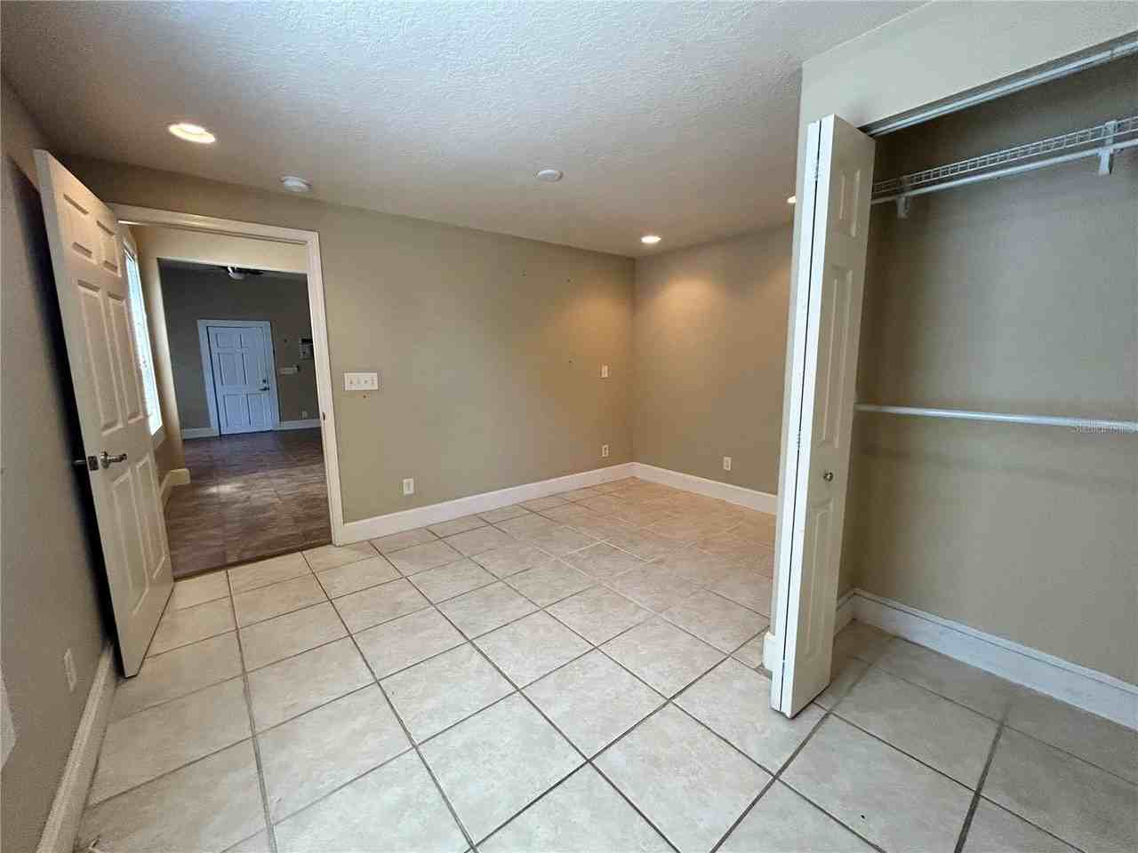 739 Dartmoor St N #739 - Photo 7 of 9