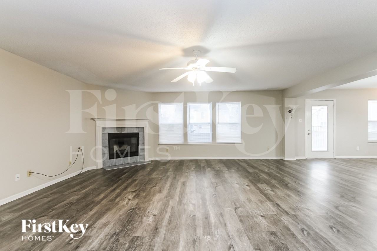 6829 W Raleigh Dr - Photo 4 of 15
