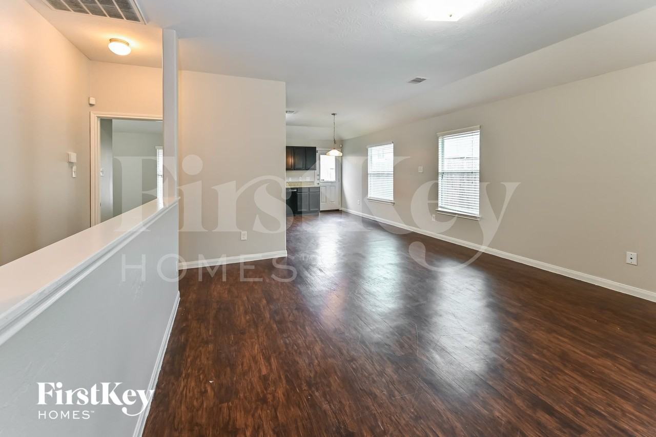 2343 Gianna Way - Photo 2 of 13