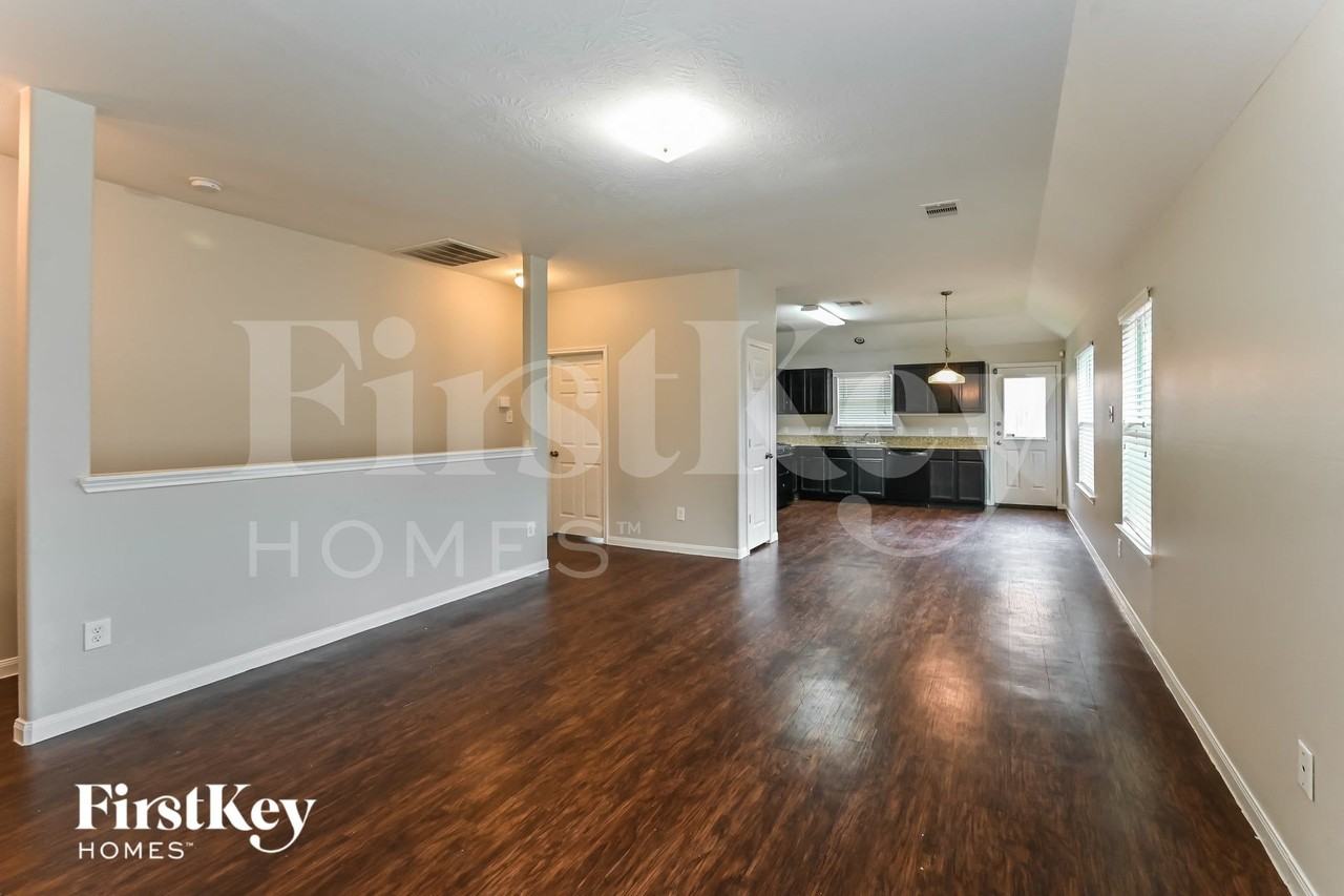 2343 Gianna Way - Photo 3 of 13