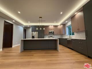 6532 Varna Ave - Photo 4 of 8