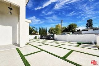 6723 Sunnyslope Ave - Photo 3 of 8