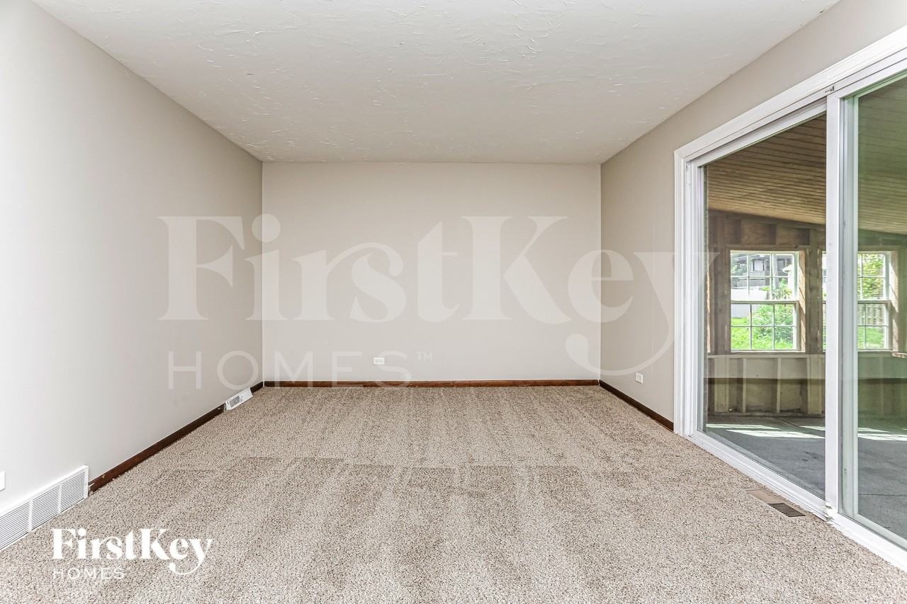 15906 Avalon Ave - Photo 7 of 16