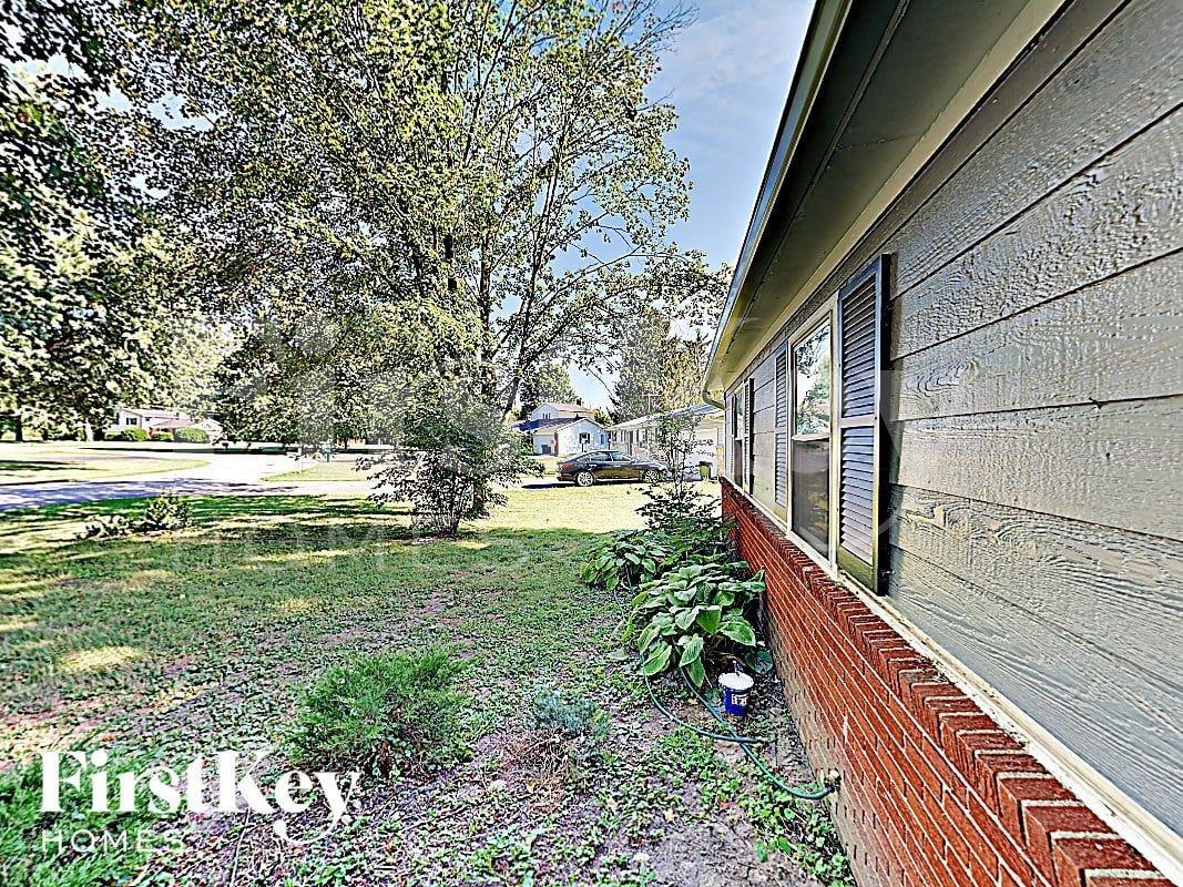 1330 Twilight Dr - Photo 2 of 16