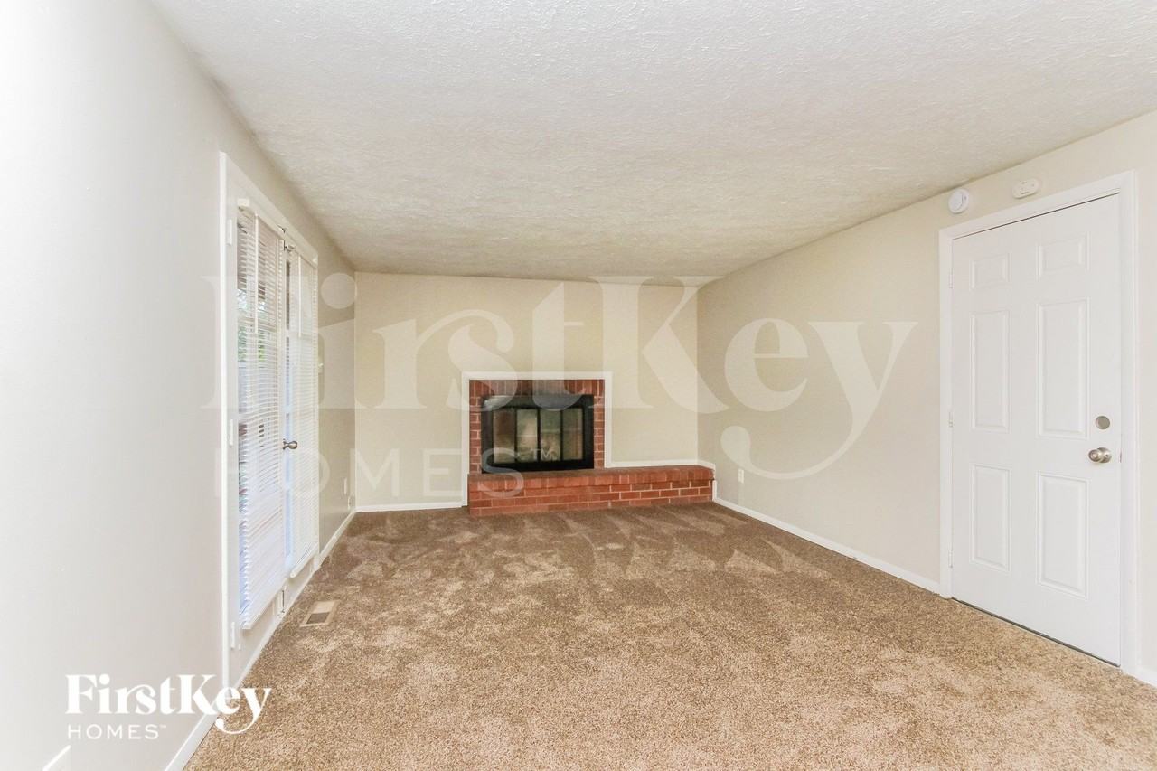 11048 Mcdowell Dr - Photo 6 of 16