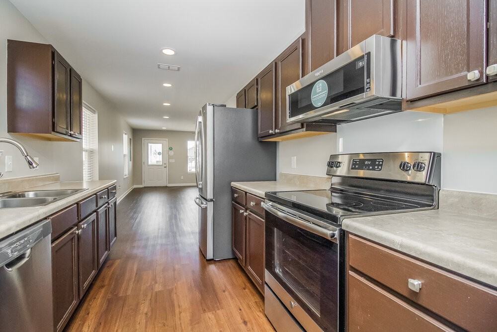 328 Schoolhouse Ct - Photo 7 of 16