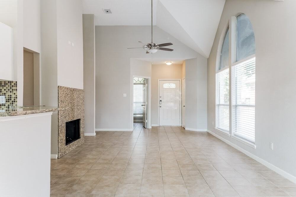 7608 Honeybee Ln - Photo 3 of 16