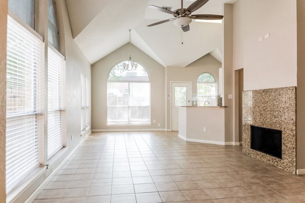 7608 Honeybee Ln - Photo 4 of 16