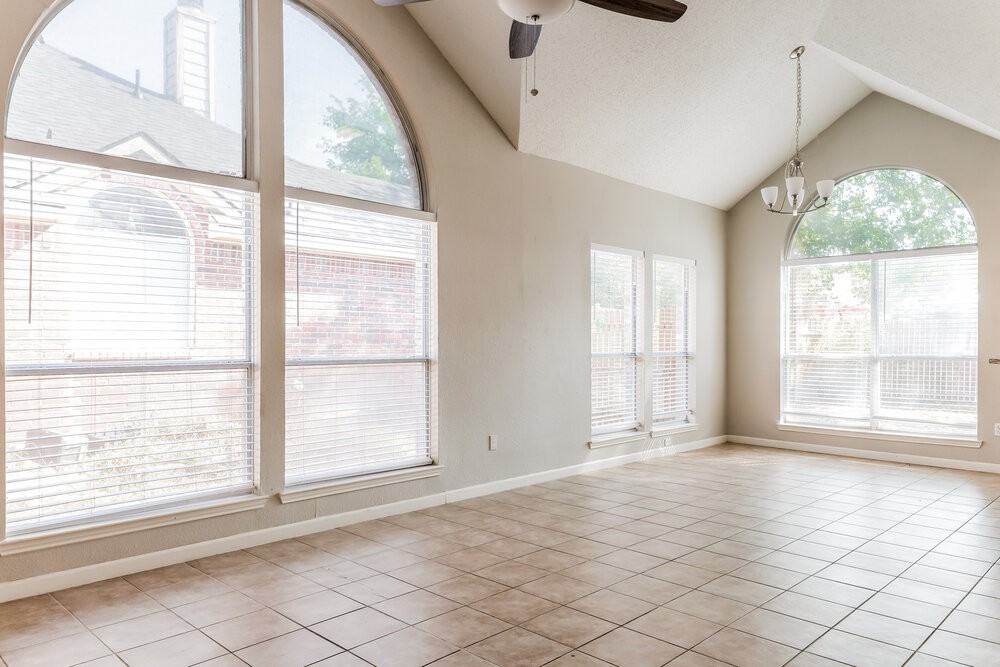 7608 Honeybee Ln - Photo 5 of 16