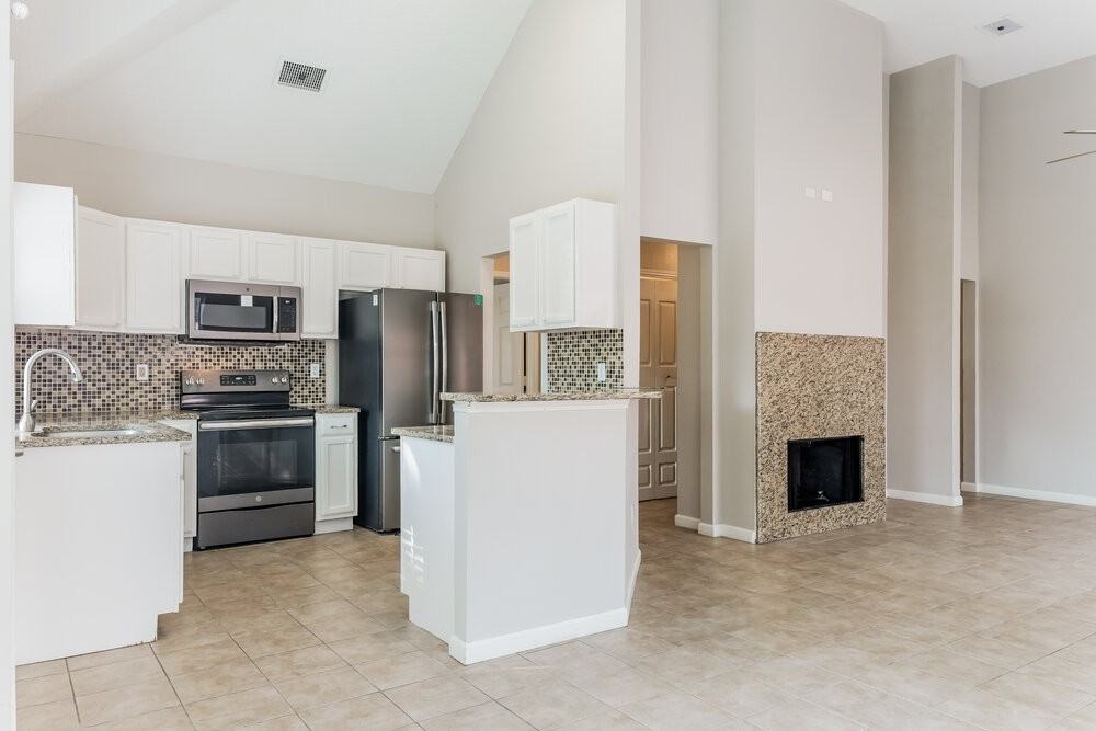 7608 Honeybee Ln - Photo 6 of 16