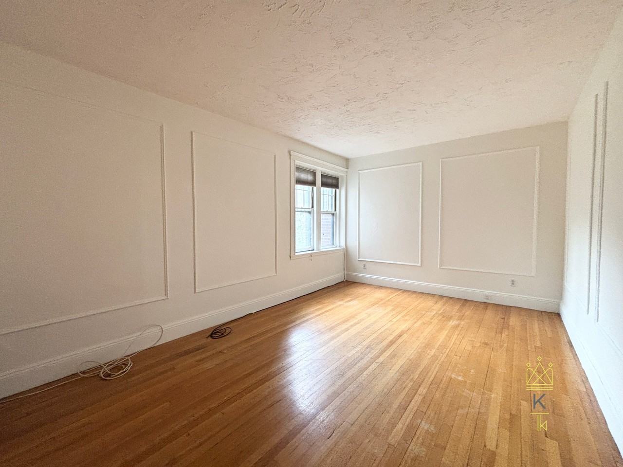 455 Washington St #4 - Photo 3 of 14