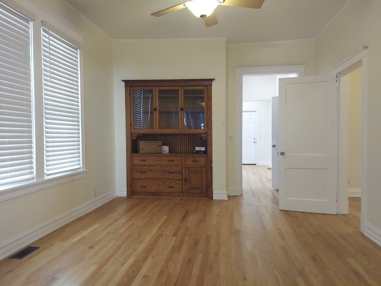 3446 N Damen Ave #1 - Photo 5 of 19
