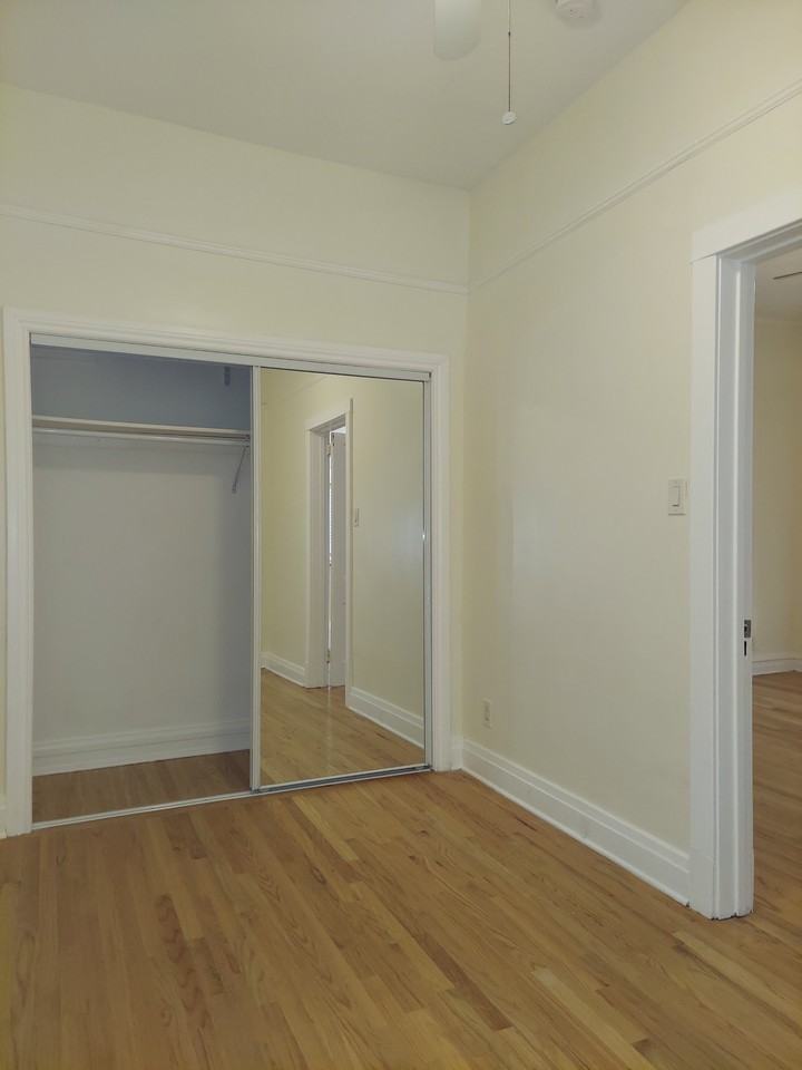 3446 N Damen Ave #1 - Photo 7 of 19