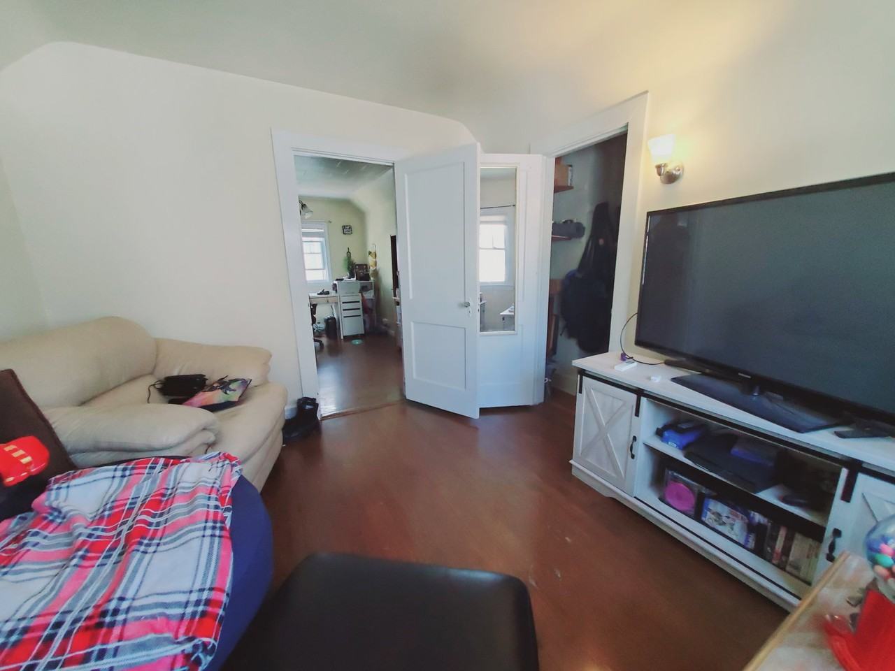 219 Courtland Ave #2 - Photo 5 of 8