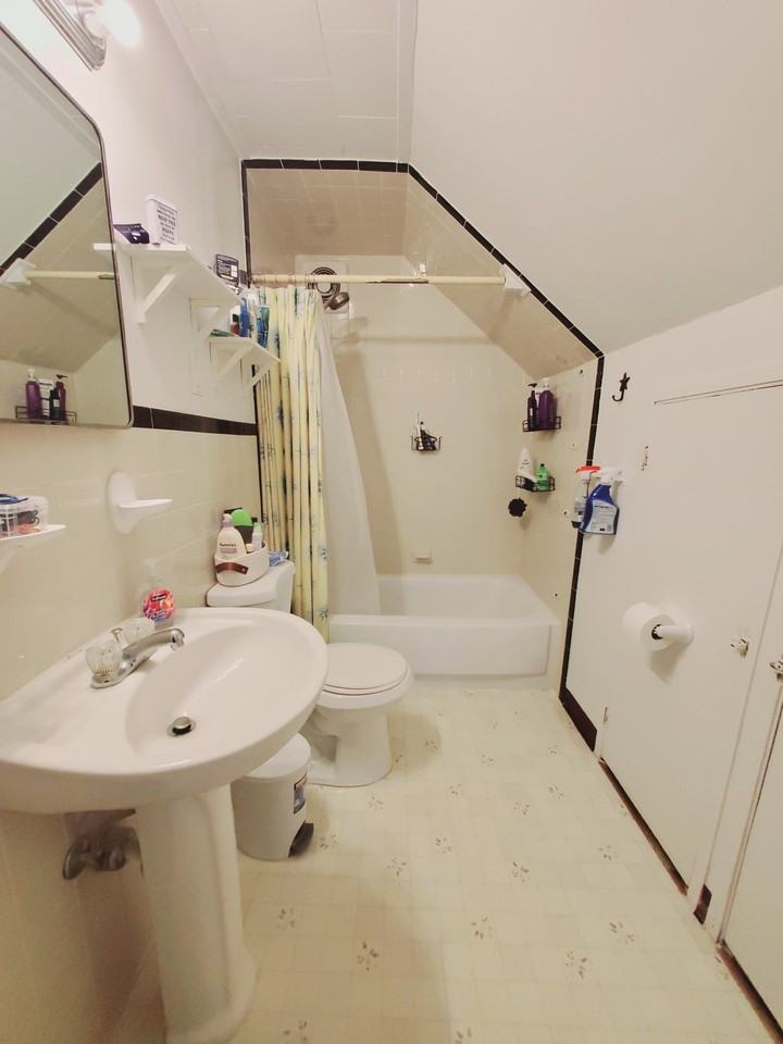 219 Courtland Ave #2 - Photo 7 of 8