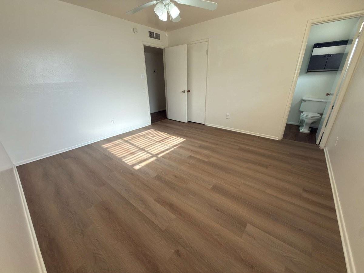 7010 N 34th Ave - Photo 4 of 22