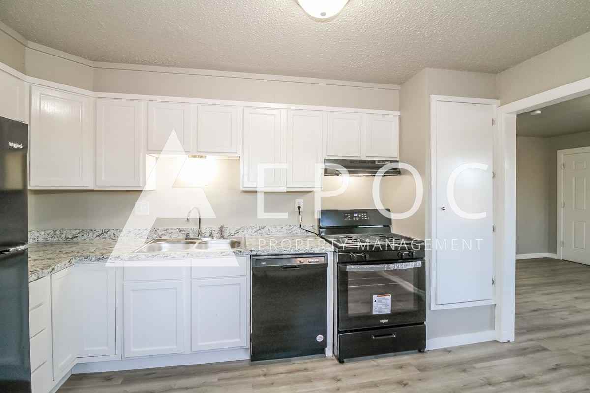 3010 N Fonshill Ave - Photo 2 of 15